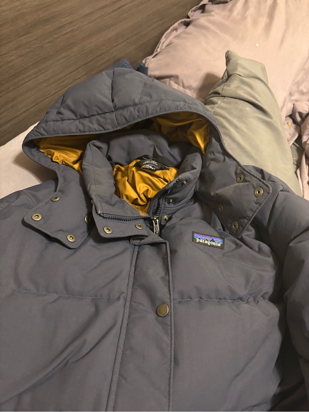 Patagonia Women’s Adult Navy Puffer Jacket with Mustard Lining